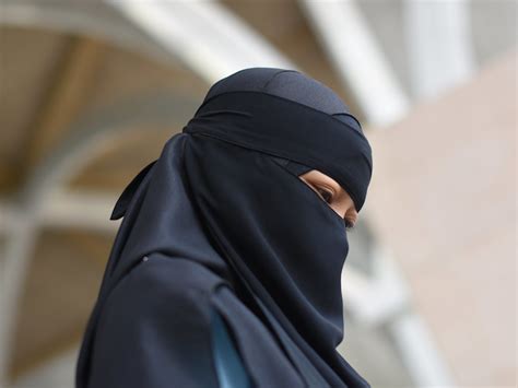 La Prohibición Del Burka Entra En Vigor En Holanda Los Replicantes