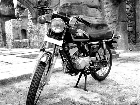 Download Yamaha Rx100 Motorcycle Black And White Wallpaper | Wallpapers.com