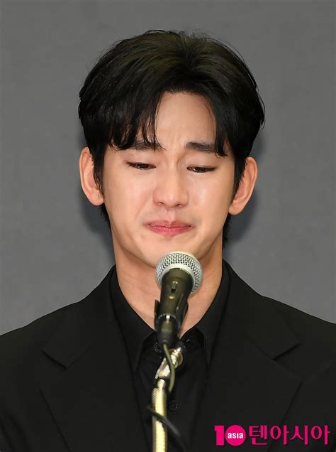 Kim Soo-hyun Clarifies Misunderstandings Over Legal Fees in Lawsuit