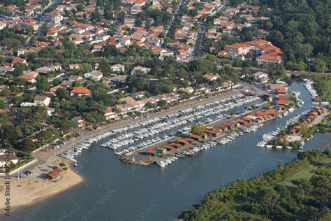 Port De La Hume Gujan Mestras Vue Du Ciel Photos Adobe Stock