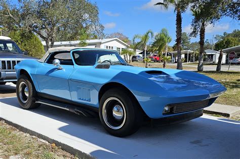 Chevrolet Corvette - Cars-On-Line.com