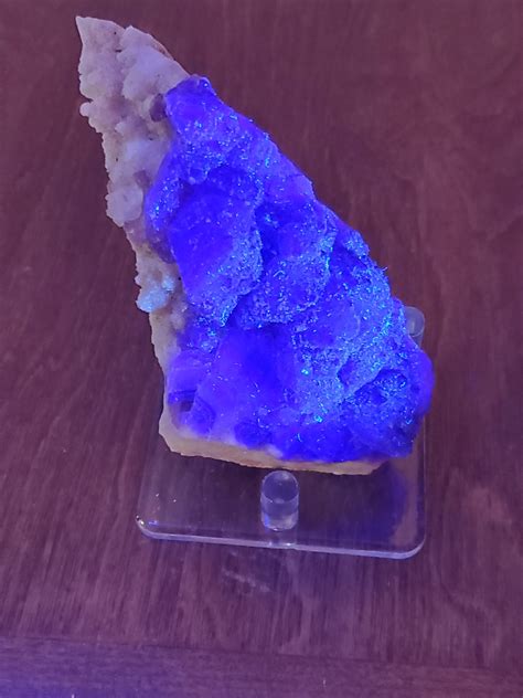 Uv Reactive Etched Octahedral Fluorite Fluorite Specimen On Etsy