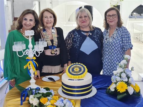 Cerimonia Del Passaggio Delle Consegne Del Club Inner Wheel Di Reggio