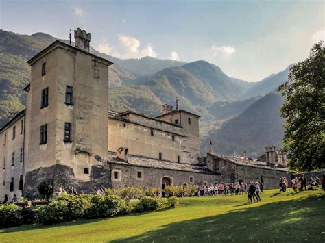 Visite Guidate Al Castello Di Issogne Guida Turistica Valle D Aosta