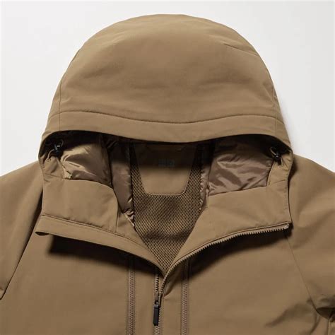 UNIQLO HYBRID DOWN PARKA 3D CUT Yorkdale Mall