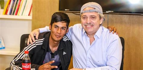 La Foto De Alberto Fern Ndez Con La Gorra De Braian Gallo Que