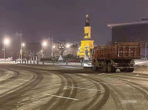 又一场春雪降临，晴好降温在路上丨清雪大军再上阵，一夜不眠持续奋战澎湃号·政务澎湃新闻 The Paper