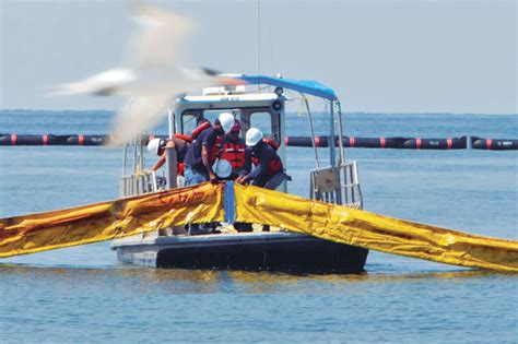 O navă de pescuit din Noua Zeelandă a prins în plase un avion însă