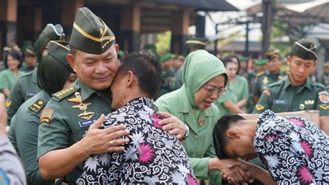 Jenderal Dudung Abdurachman Pamitan Dengan Warga Mabes Tni Angkatan