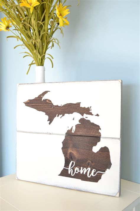 Rustic Michigan Sign Wooden Mitten Pallet Style Sign