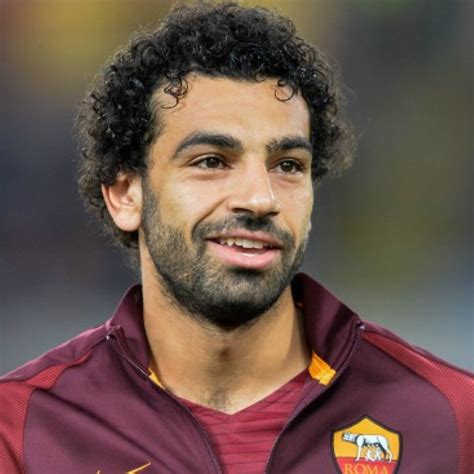 ما لا تعرفه عن محمد صلاح من هو؟ سيرته الذاتية، إنجازاته وأقواله