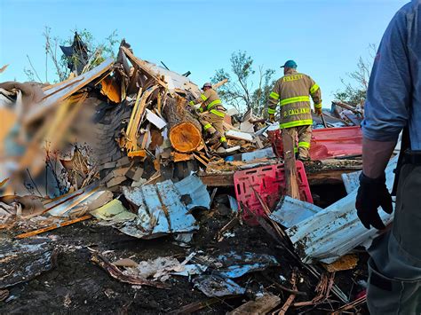 Passagem De Tornado Em Perryton Texas Fez Tr S Mortos E Dezenas De