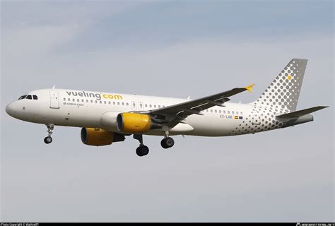 EC LAB Vueling Airbus A320 214 Photo By WalAndPl ID 1611613