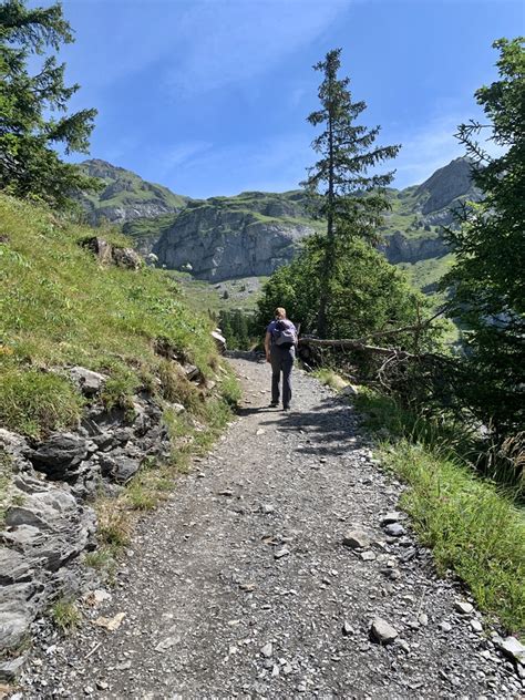 Rundwanderung über Dem Oeschinensee