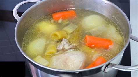 Caldo De Pollo Con Verduras