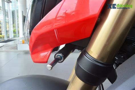 Cận cảnh siêu naked bike BMW S 1000 R Race thế hệ mới vừa cập bến Hà Nội