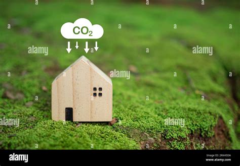 Concetto Di Riduzione Delle Emissioni Di CO2 Ambiente Pulito E