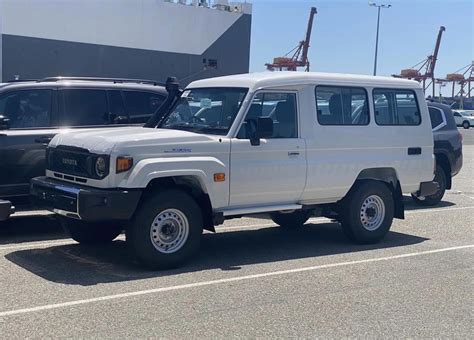 Facelift für den Land Cruiser 70 Seite 18 Buschtaxi org