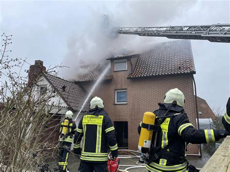 B D Feuer Wohnung Menschenleben In Gefahr