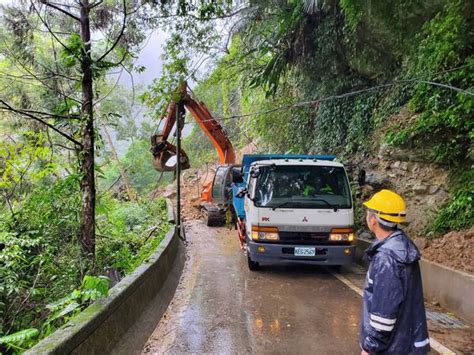 豪雨炸新北！烏來北107線土石崩塌 道路封閉搶修中 Ettoday社會新聞 Ettoday新聞雲