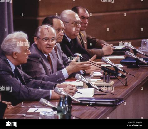 Eduard shevardnadze gorbachev hi-res stock photography and images - Alamy