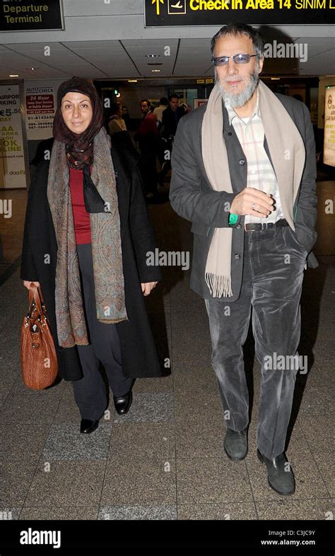 Fauzia Mubarak Ali And Yusuf Islam Aka Cat Stevens Yusuf Islam Arriving