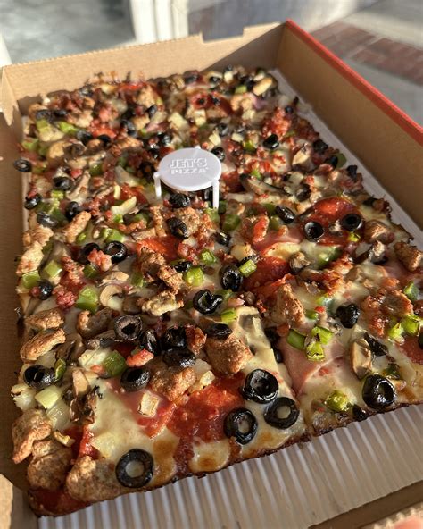 Jet’s Pizza will Provide Detroit-Style Pizzas near Potomac Yards