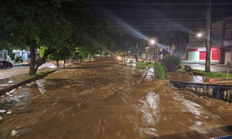 Jornal Correio Bahia Tem Mil Pessoas Desabrigadas Por Conta Da Chuva