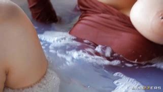 Kendra Sunderland And Manuel Ferrera Have The Nice Time In The Bathtub Porn Movies Movs