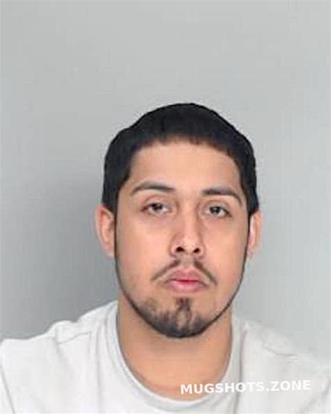 GONZALEZ ROBERTO 05 07 2024 Nueces County Mugshots Zone