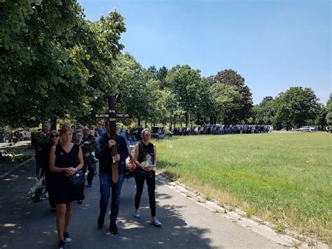 Sahranjen novinar Vojislav Tufegdžić - Radio Sto Plus
