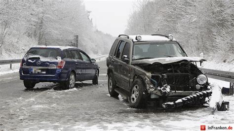 Starker Schneefall F Nf Schwerverletzte Nach Berholvorgang