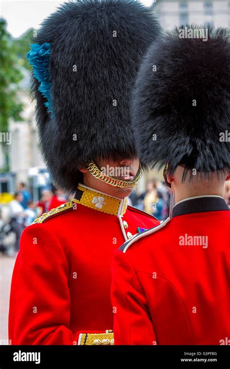 Irish soldier uniform hi-res stock photography and images - Alamy