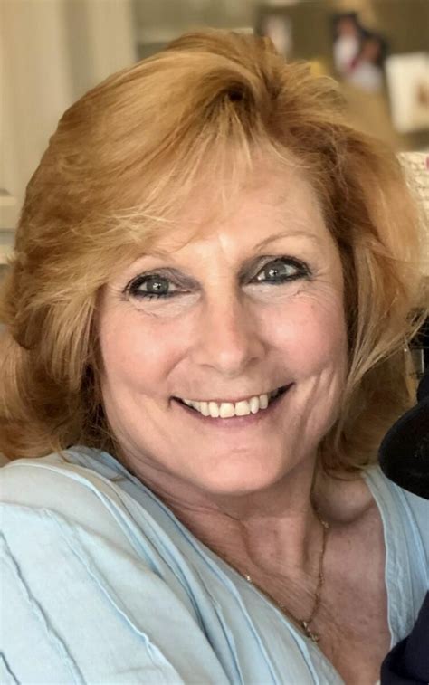 8 Hot Sexy Karen Payne Bikini Pics