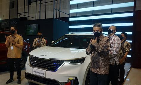 Giias Surabaya Kia Luncurkan Grand Carnival