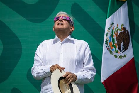 De Mexico aux chutes du Niagara les plus belles images de l éclipse