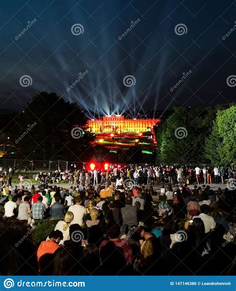 Concierto Al Aire Libre De Una Noche De Verano De Los Jardines Magn