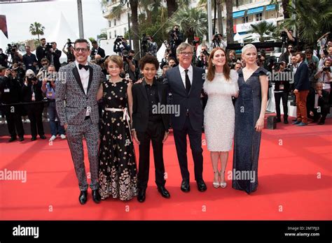 From Left Screenwriter Brian Selznick Actors Millicent Simmonds And