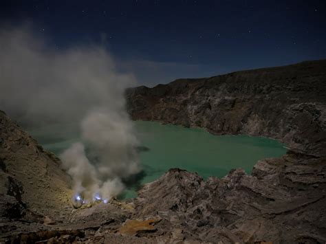 Ijen Blaues Feuer Sternenhimmel Und Schwefelabbau