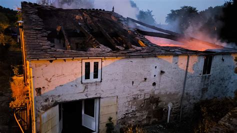 Un Incendio Calcina Por Completo Una Casa En O Corgo