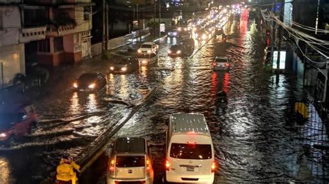 Lluvias Provocan Inundaciones En Calles De San Salvador