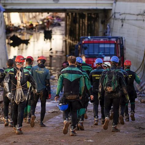 Inondations En Espagne Au Moins 211 Morts 10 000 Nouveaux Renforts