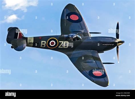 British WWII Supermarine Spitfire fighter aircraft Stock Photo - Alamy