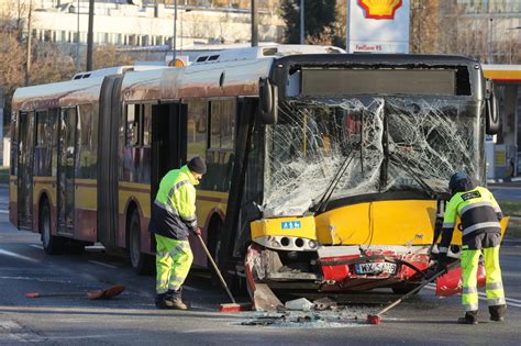 Wypadek Autobusu W Warszawie Przy Alei Wilanowskiej Ogromne