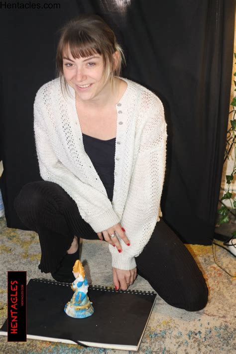 Horny Brunette Chick Gets Naked And Plays With Her Favorite Sex Toy