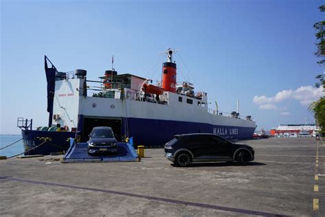 Dukung Ktt Ais Forum Di Bali Pelindo Layani Pengiriman Mobil