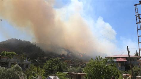 Hatayda orman yangını başladı Vatandaşlar tahliye edildi