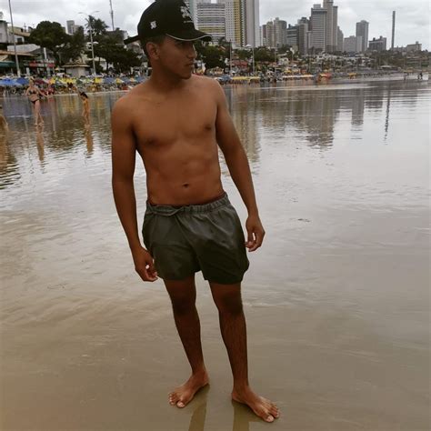 Corpo encontrado em praia da Grande Natal é de jovem que se afogou em