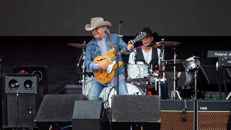 Music fans react as lakeview amphitheater announces its lineup 11