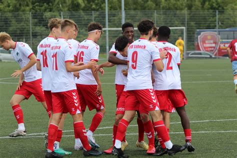 Vfb L Beck Gelingt Aufholjagd Todesfelde Geht In Der Landeshauptstadt